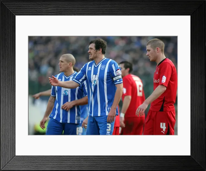 Framed Print : Brighton & Hove Albion vs. Leyton Orient: 2010-11 Home Season Framed Print : Brighton & Hove Albion vs. Leyton Orient: 2010-11 Home Season