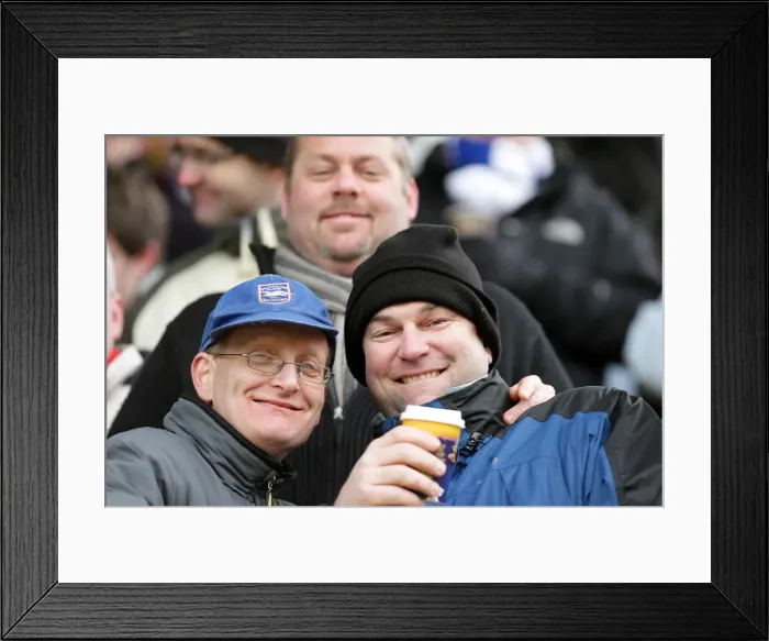 Framed Print : Brighton & Hove Albion 2010-11: Away Game at Watford (F.A. Cup) Framed Print : Brighton & Hove Albion 2010-11: Away Game at Watford (F.A. Cup)