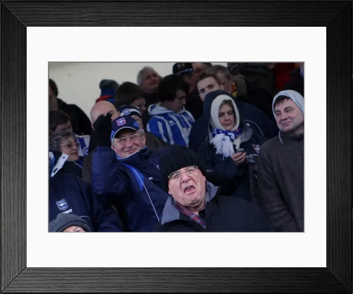 Framed Print : Brighton & Hove Albion Away at Bristol Rovers: 2010-11 Season Framed Print : Brighton & Hove Albion Away at Bristol Rovers: 2010-11 Season