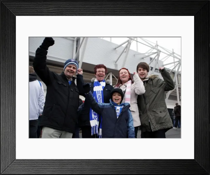 Framed Print : Fans at Stoke City for the FA Cup 5th Round, Feb 2011 Framed Print : Fans at Stoke City for the FA Cup 5th Round, Feb 2011