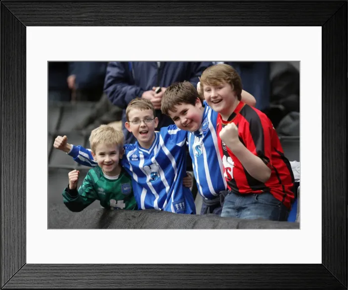 Framed Print : Brighton & Hove Albion Away at MK Dons: 2010-11 Season Framed Print : Brighton & Hove Albion Away at MK Dons: 2010-11 Season