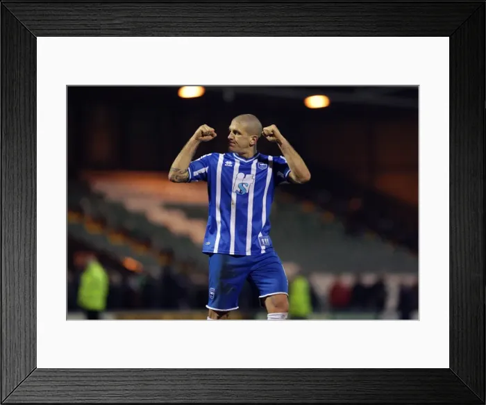 Framed Print : Brighton & Hove Albion Away at Yeovil Town: 2010-11 Season Framed Print : Brighton & Hove Albion Away at Yeovil Town: 2010-11 Season