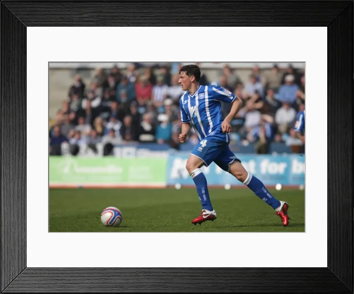 Framed Print : Brighton & Hove Albion vs Swindon Town: Home Match, 2010-11 Season Framed Print : Brighton & Hove Albion vs Swindon Town: Home Match, 2010-11 Season