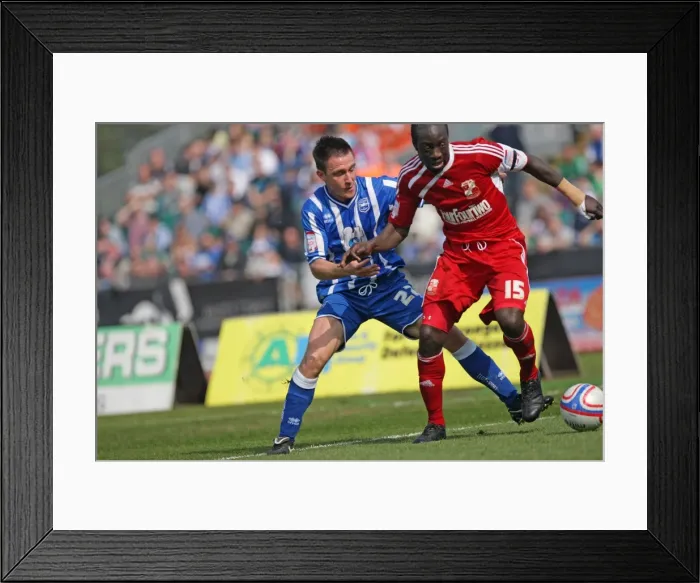 Framed Print : Brighton & Hove Albion 2010-11: Home Game vs Swindon Town Framed Print : Brighton & Hove Albion 2010-11: Home Game vs Swindon Town