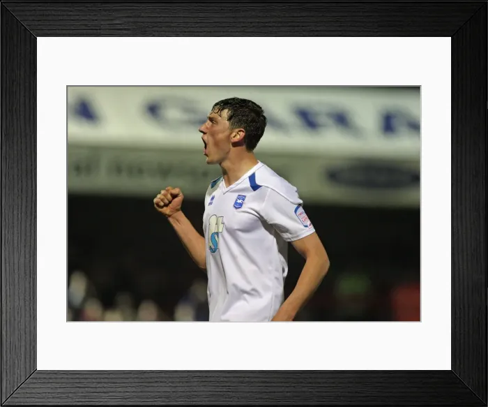 Framed Print : Brighton & Hove Albion Away at Dagenham & Redbridge: 2010-11 Season Framed Print : Brighton & Hove Albion Away at Dagenham & Redbridge: 2010-11 Season