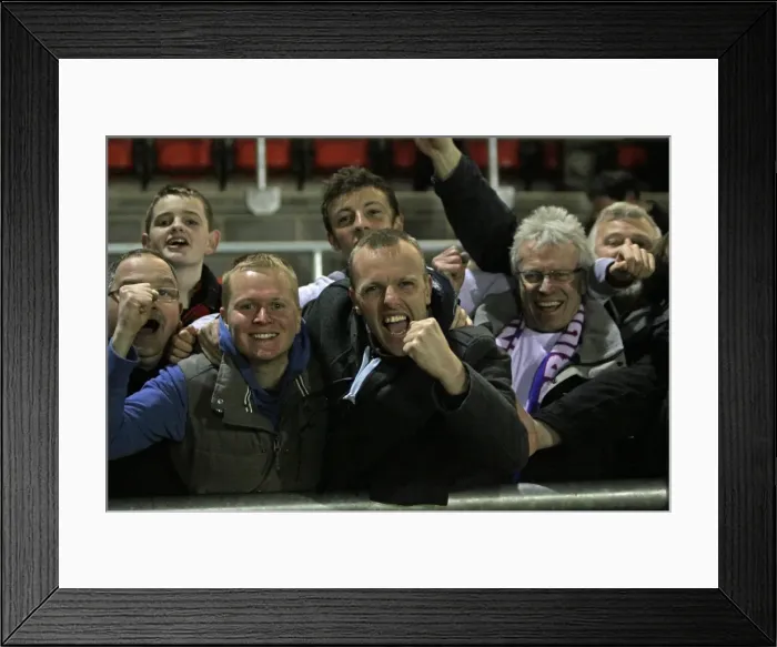 Framed Print : Fans Dagenham 29MAR11 PH 0938