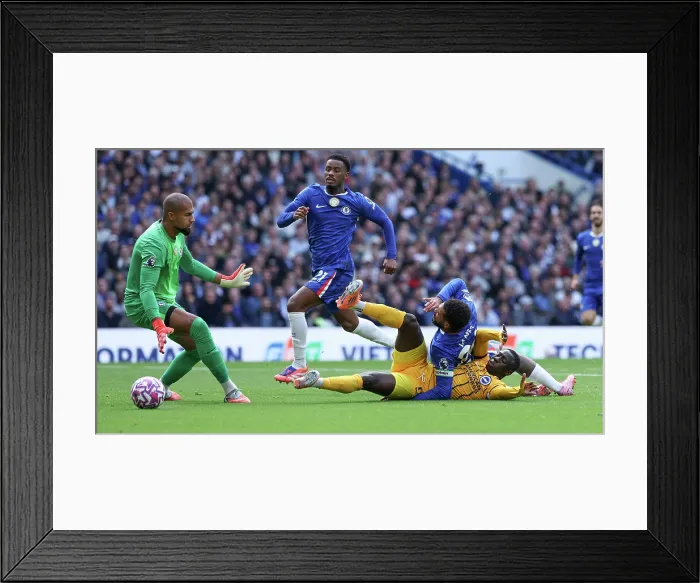 Framed Print : Chelsea v Brighton and Hove Albion Premier League 27SEP25 Framed Print : Chelsea v Brighton and Hove Albion Premier League 27SEP25