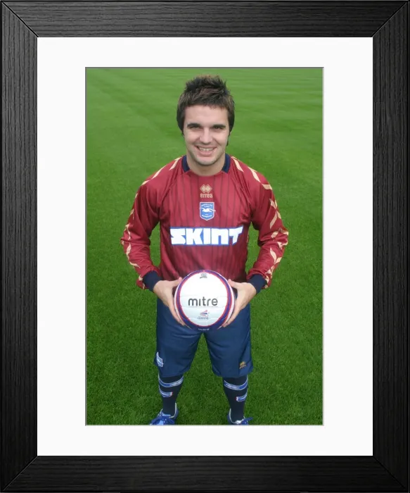 Framed Print : Alan Davis in Action for Brighton & Hove Albion Framed Print : Alan Davis in Action for Brighton & Hove Albion