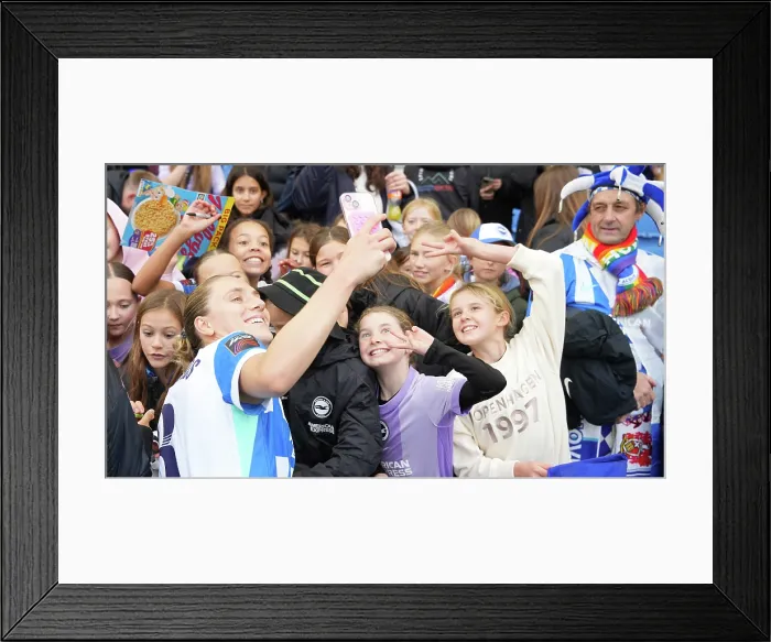 Framed Print : Brighton and Hove Albion Women v Leicester City Women Women's Super League 16NOV25 Framed Print : Brighton and Hove Albion Women v Leicester City Women Women's Super League 16NOV25