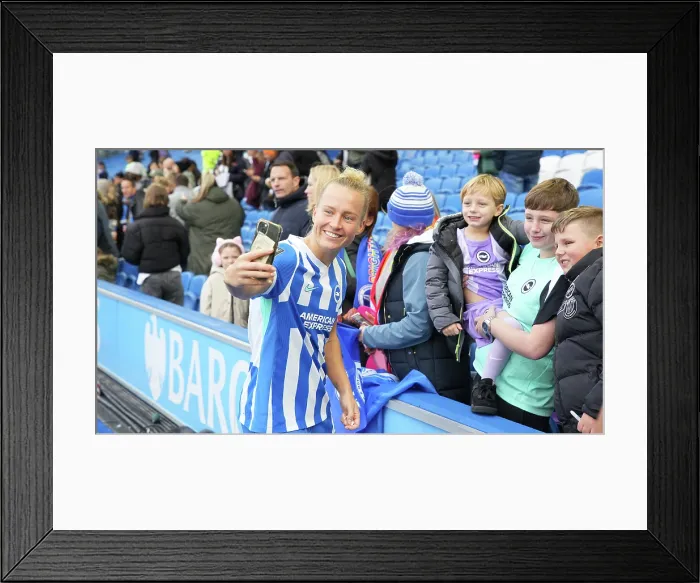 Framed Print : Brighton and Hove Albion Women v Leicester City Women Women's Super League 16NOV25 Framed Print : Brighton and Hove Albion Women v Leicester City Women Women's Super League 16NOV25