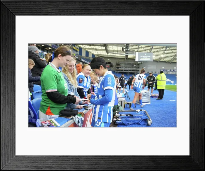 Framed Print : Brighton and Hove Albion Women v Leicester City Women Women's Super League 16NOV25 Framed Print : Brighton and Hove Albion Women v Leicester City Women Women's Super League 16NOV25