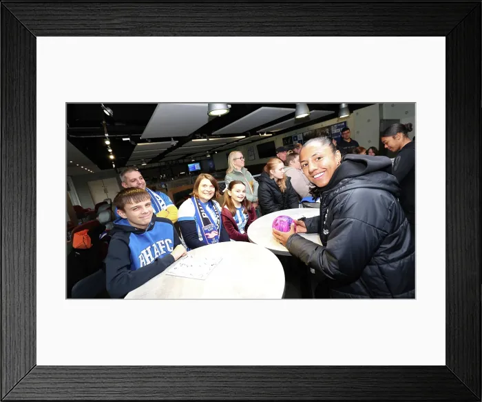 Framed Print : Brighton and Hove Albion Women v Leicester City Women Women's Super League 16NOV25 Framed Print : Brighton and Hove Albion Women v Leicester City Women Women's Super League 16NOV25