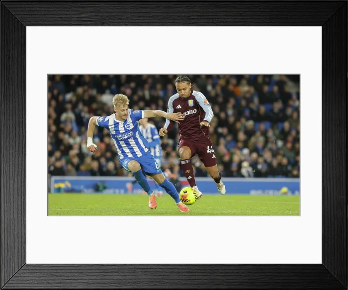 Framed Print : Brighton and Hove Albion v Aston Villa Premier League 03DEC25 Framed Print : Brighton and Hove Albion v Aston Villa Premier League 03DEC25