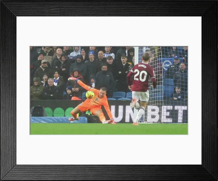 Framed Print : Brighton and Hove Albion v West Ham United Premier League 07DEC25 Framed Print : Brighton and Hove Albion v West Ham United Premier League 07DEC25