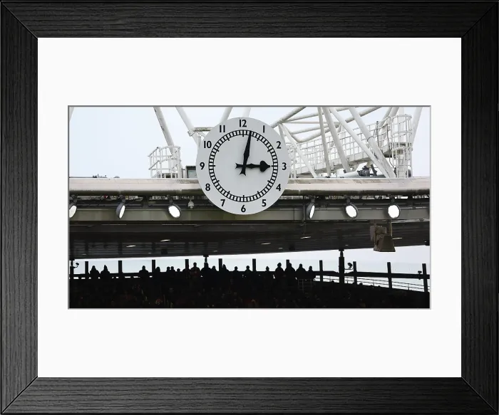 Framed Print : Arsenal v Brighton and Hove Albion Premier League 27DEC25 Framed Print : Arsenal v Brighton and Hove Albion Premier League 27DEC25