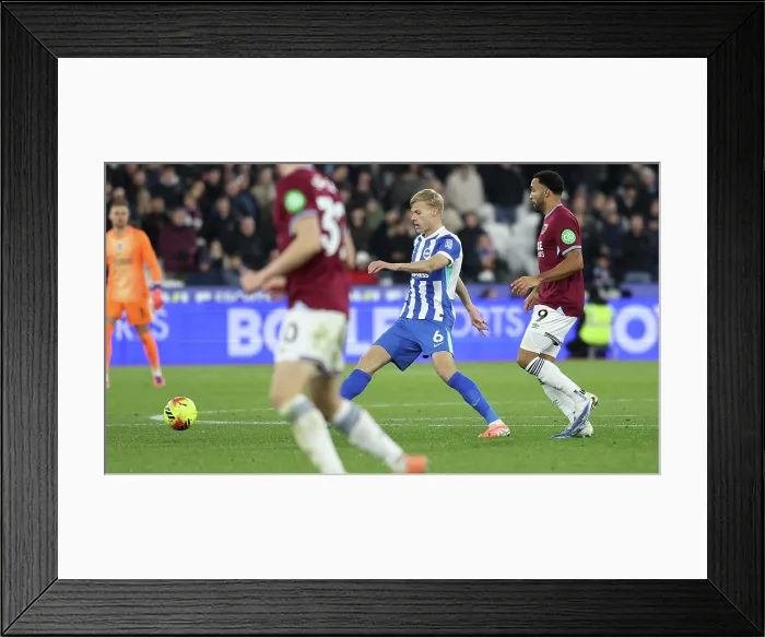 Framed Print : West Ham United v Brighton and Hove Albion Premier League 30DEC25 Framed Print : West Ham United v Brighton and Hove Albion Premier League 30DEC25
