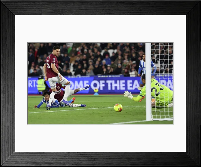 Framed Print : West Ham United v Brighton and Hove Albion Premier League 30DEC25 Framed Print : West Ham United v Brighton and Hove Albion Premier League 30DEC25