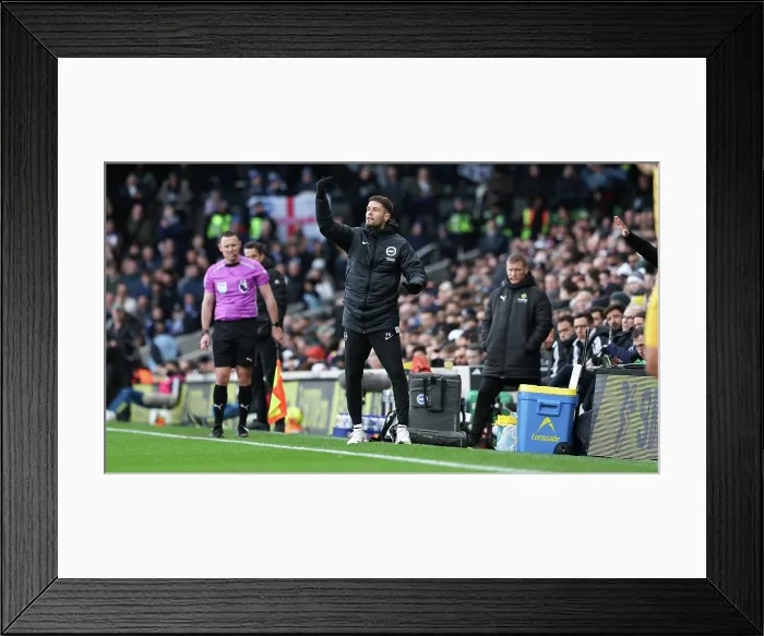 Framed Print : Fulham v Brighton and Hove Albion Premier League 24JAN26 Framed Print : Fulham v Brighton and Hove Albion Premier League 24JAN26