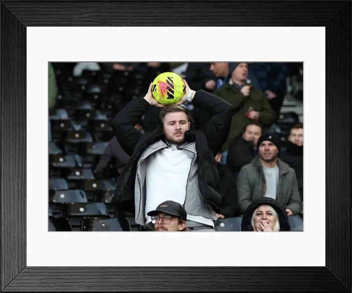 Framed Print : Fulham v Brighton and Hove Albion Premier League 24JAN26 Framed Print : Fulham v Brighton and Hove Albion Premier League 24JAN26