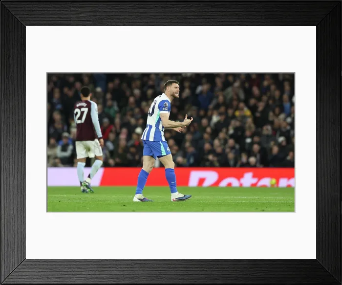 Framed Print : Aston Villa v Brighton and Hove Albion Premier League 11FEB26 Framed Print : Aston Villa v Brighton and Hove Albion Premier League 11FEB26
