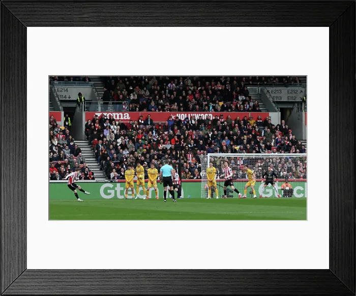 Framed Print : Brentford v Brighton and Hove Albion Premier League 21FEB26 Framed Print : Brentford v Brighton and Hove Albion Premier League 21FEB26