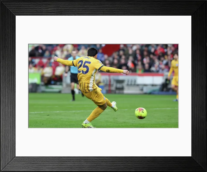 Framed Print : Brentford v Brighton and Hove Albion Premier League 21FEB26 Framed Print : Brentford v Brighton and Hove Albion Premier League 21FEB26