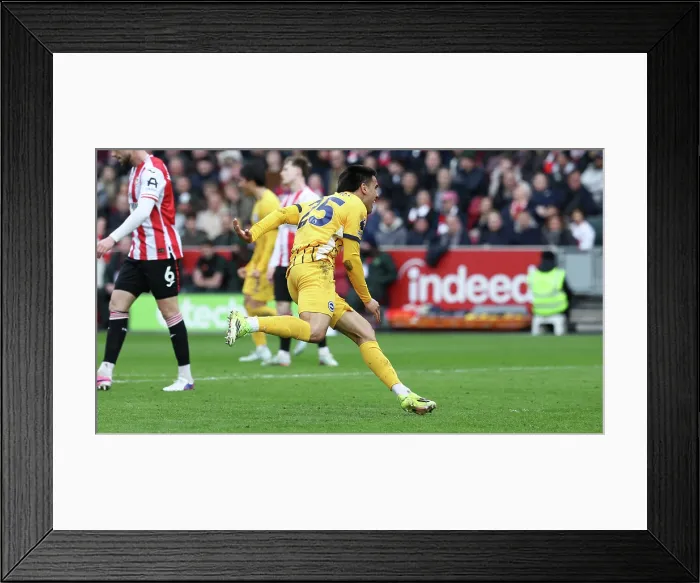 Framed Print : Brentford v Brighton and Hove Albion Premier League 21FEB26 Framed Print : Brentford v Brighton and Hove Albion Premier League 21FEB26