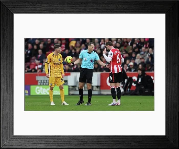 Framed Print : Brentford v Brighton and Hove Albion Premier League 21FEB26 Framed Print : Brentford v Brighton and Hove Albion Premier League 21FEB26