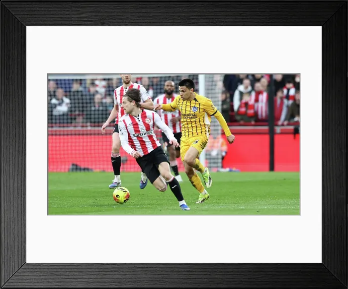 Framed Print : Brentford v Brighton and Hove Albion Premier League 21FEB26 Framed Print : Brentford v Brighton and Hove Albion Premier League 21FEB26