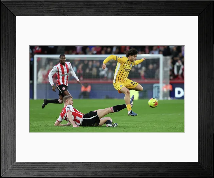 Framed Print : Brentford v Brighton and Hove Albion Premier League 21FEB26 Framed Print : Brentford v Brighton and Hove Albion Premier League 21FEB26