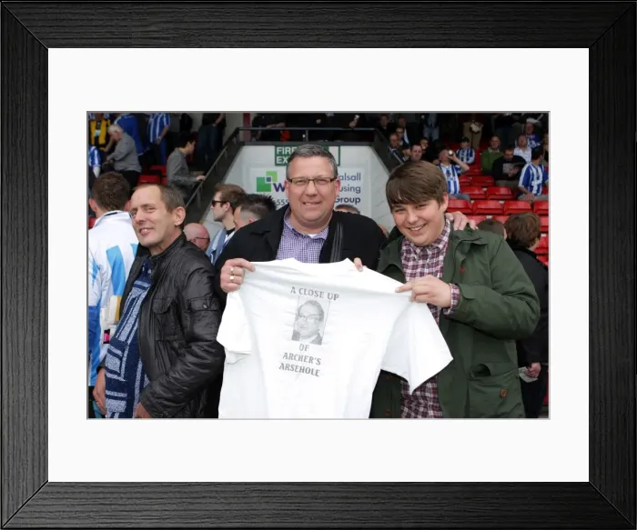 Framed Print : Brighton & Hove Albion: 2010-11 Season - Walsall Away Game Celebrations Framed Print : Brighton & Hove Albion: 2010-11 Season - Walsall Away Game Celebrations