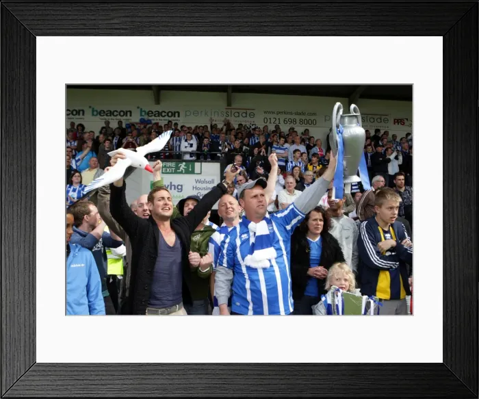 Framed Print : Unforgettable Celebrations: Brighton & Hove Albion at Walsall, 2010-11 Season Framed Print : Unforgettable Celebrations: Brighton & Hove Albion at Walsall, 2010-11 Season