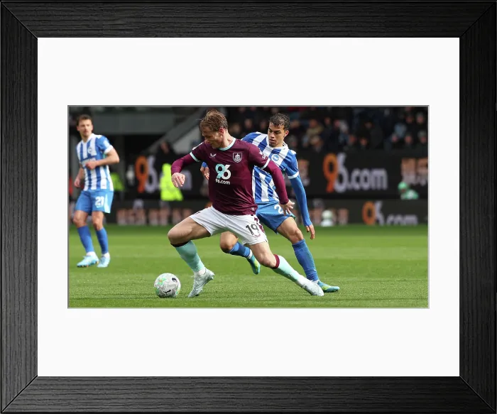 Framed Print : Burnley v Brighton and Hove Albion Premier League 11APR26 Framed Print : Burnley v Brighton and Hove Albion Premier League 11APR26