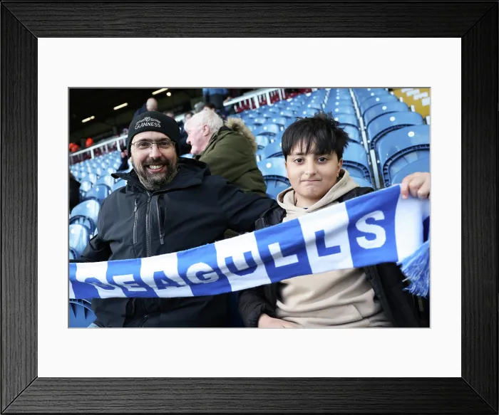 Framed Print : Burnley v Brighton and Hove Albion Premier League 11APR26 Framed Print : Burnley v Brighton and Hove Albion Premier League 11APR26