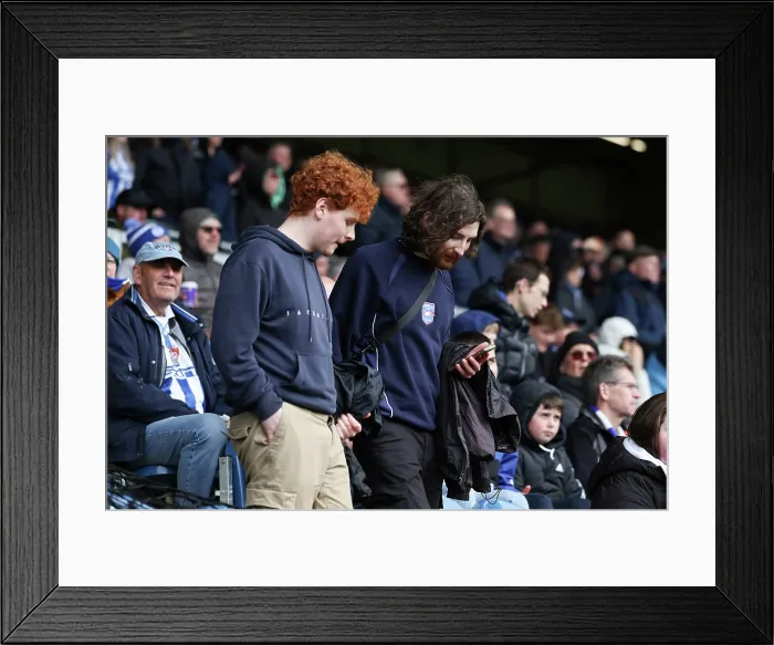 Framed Print : Burnley v Brighton and Hove Albion Premier League 11APR26 Framed Print : Burnley v Brighton and Hove Albion Premier League 11APR26