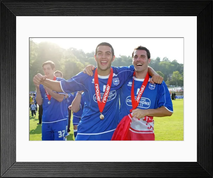 Framed Print : Gary Dicker and Matt Sparrow Framed Print : Gary Dicker and Matt Sparrow