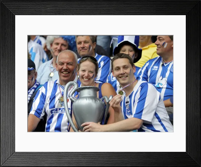 Framed Print : Brighton & Hove Albion 2010-11 Away: Notts County - A Past Season Game Framed Print : Brighton & Hove Albion 2010-11 Away: Notts County - A Past Season Game