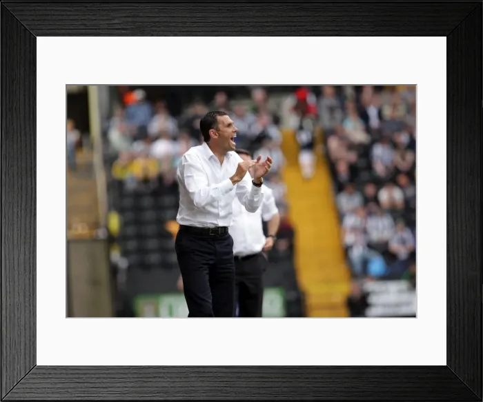 Framed Print : Brighton & Hove Albion Away at Notts County: 2010-11 Season Framed Print : Brighton & Hove Albion Away at Notts County: 2010-11 Season