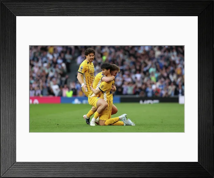 Framed Print : Tottenham Hotspur v Brighton and Hove Albion Premier League 18APR26 Framed Print : Tottenham Hotspur v Brighton and Hove Albion Premier League 18APR26