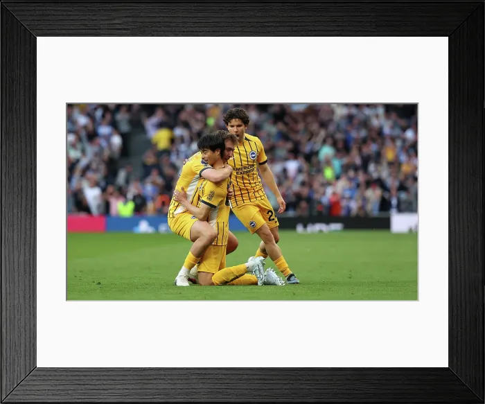 Framed Print : Tottenham Hotspur v Brighton and Hove Albion Premier League 18APR26 Framed Print : Tottenham Hotspur v Brighton and Hove Albion Premier League 18APR26