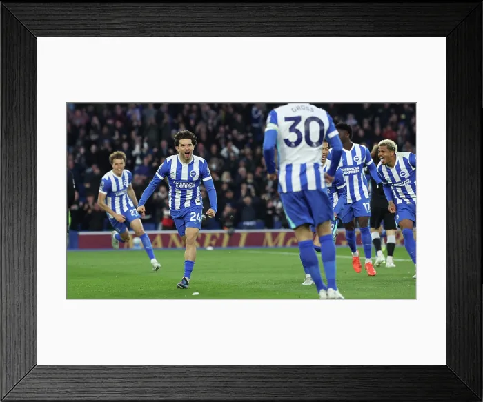 Framed Print : Brighton and Hove Albion v Chelsea Premier League 21APR26 Framed Print : Brighton and Hove Albion v Chelsea Premier League 21APR26