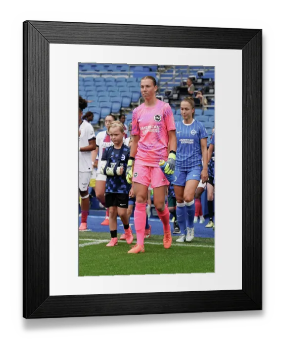 Framed Print : Brighton and Hove Albion Women v PSG Women Pre Season friendly 09AUG26 Framed Print : Brighton and Hove Albion Women v PSG Women Pre Season friendly 09AUG26