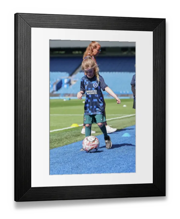 Framed Print : Brighton and Hove Albion Women v PSG Women Pre Season friendly 09AUG26 Framed Print : Brighton and Hove Albion Women v PSG Women Pre Season friendly 09AUG26