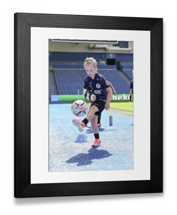 Framed Print : Brighton and Hove Albion Women v PSG Women Pre Season friendly 09AUG26