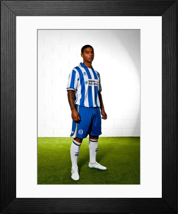 Framed Print : Brighton & Hove Albion: Liam Bridcutt in Action Framed Print : Brighton & Hove Albion: Liam Bridcutt in Action