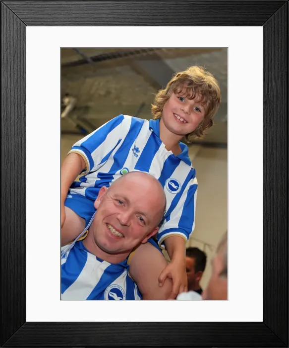 Framed Print : Electric Atmosphere: Brighton & Hove Albion FC Crowd Shots (2011-12) at The Amex Framed Print : Electric Atmosphere: Brighton & Hove Albion FC Crowd Shots (2011-12) at The Amex