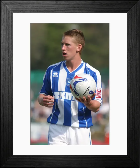 Framed Print : Sam Rents in Action: 2007-08 Brighton & Hove Albion FC Season Framed Print : Sam Rents in Action: 2007-08 Brighton & Hove Albion FC Season