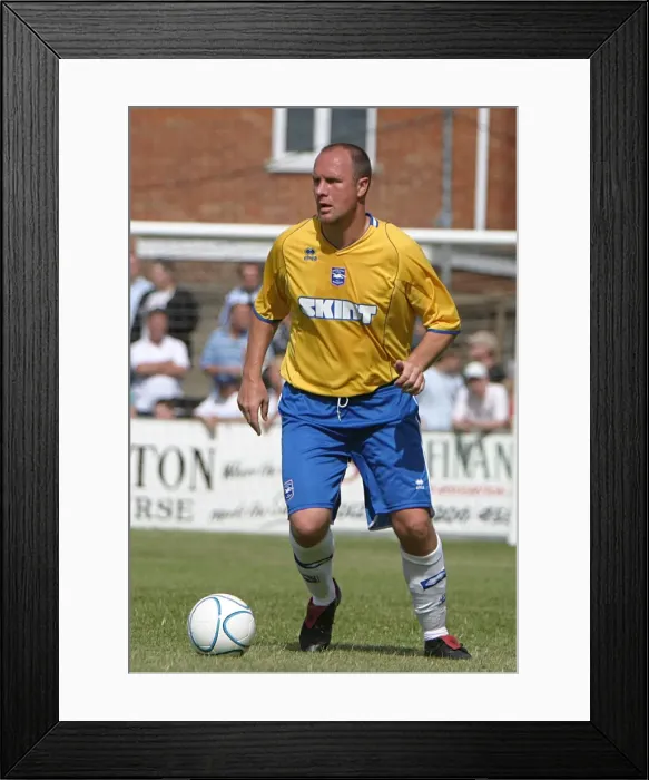 Framed Print : Guy Butters in Action: 2007-08 Brighton & Hove Albion FC Framed Print : Guy Butters in Action: 2007-08 Brighton & Hove Albion FC