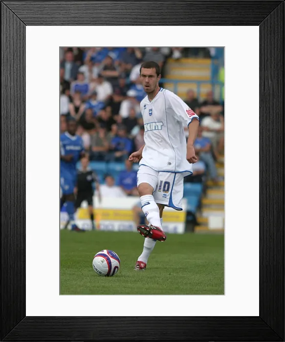 Framed Print : George O'Callaghan in Action: Brighton & Hove Albion vs. Gillingham, 2007 / 08