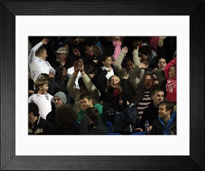 Framed Print : Brighton & Hove Albion FC: Electric Atmosphere at The Amex (2011-12) Framed Print : Brighton & Hove Albion FC: Electric Atmosphere at The Amex (2011-12)